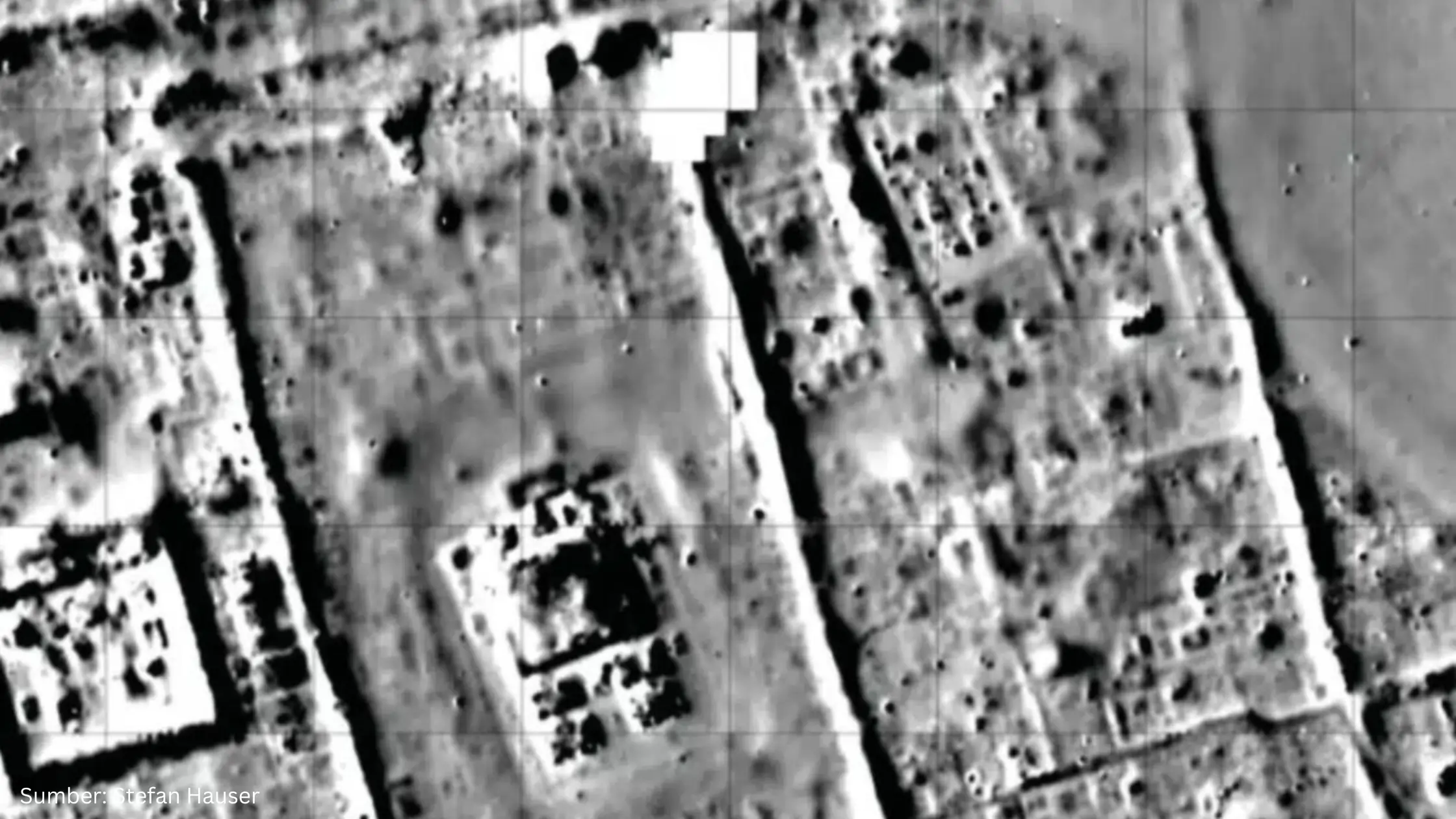 Manfaatkan Drone, Arkeolog Klaim Berhasil Temukan Kota Legendaris Alexandria - Gambar 1