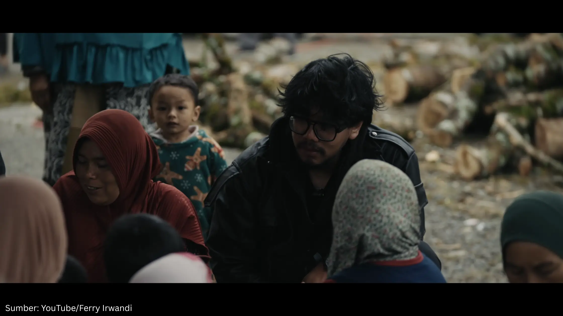 Ferry Irwandi Petakan Daerah Terdampak Banjir Sumatera untuk Optimalkan Bantuan dan Posko Medis