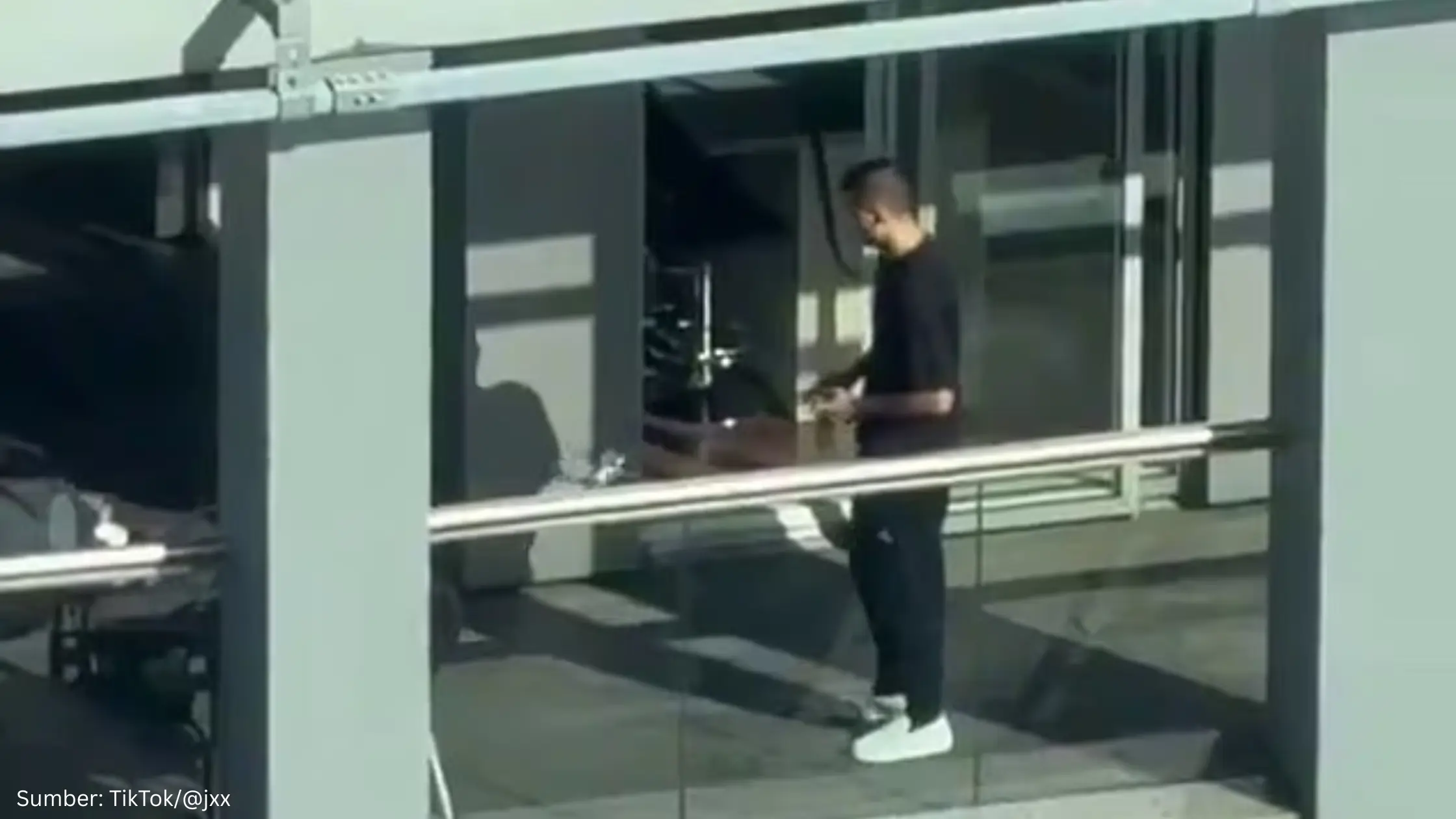 Gelandang Manchester City, Rodri Dilaporkan ke Polisi karena Menerbangkan Drone