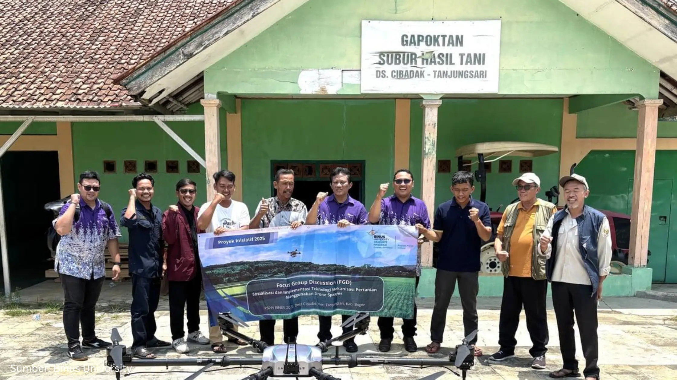 Mengenal Teknologi Drone Sprayer Pertanian yang Digagas BINUS University