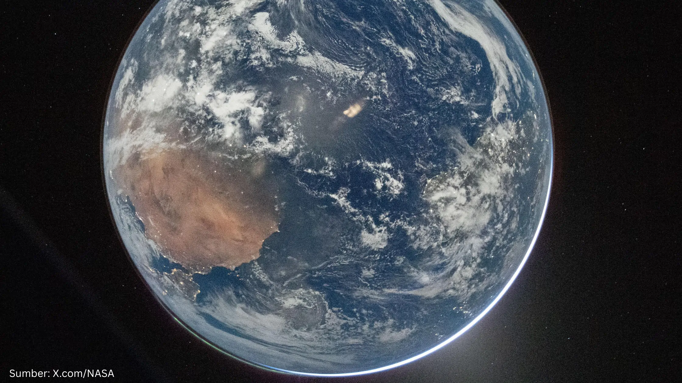 Misi Artemis II Perlihatkan Foto Terbaru Bumi dari Luar Angkasa