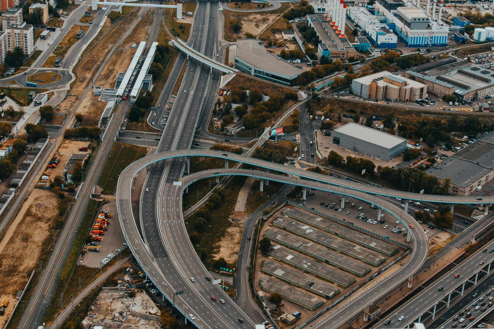 Narasi Nasional dalam Infrastruktur: Dari Jalan Tol ke Wacana Keberhasilan